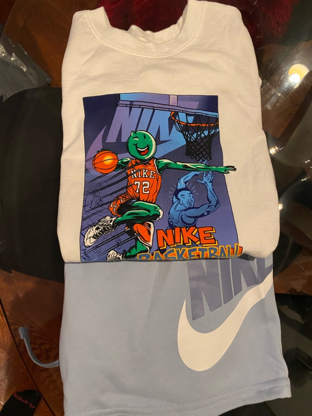 Boys Nike Graphic Basketball Tee & Nike shorts size large